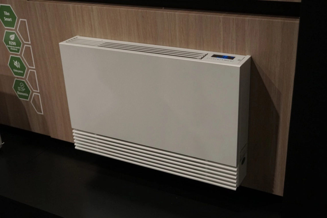 Mycond's booth at the Warsaw HVAC Expo 2023 showcasing advanced HVAC solutions.