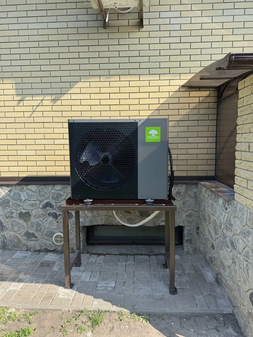 Cottage equipped with Mycond Split heat pumps BeeHeat series