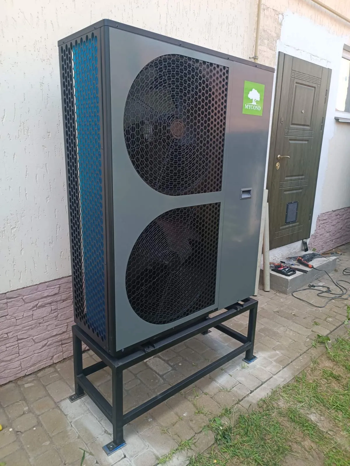 Family residence with Mycond Heat pump BeeThermic